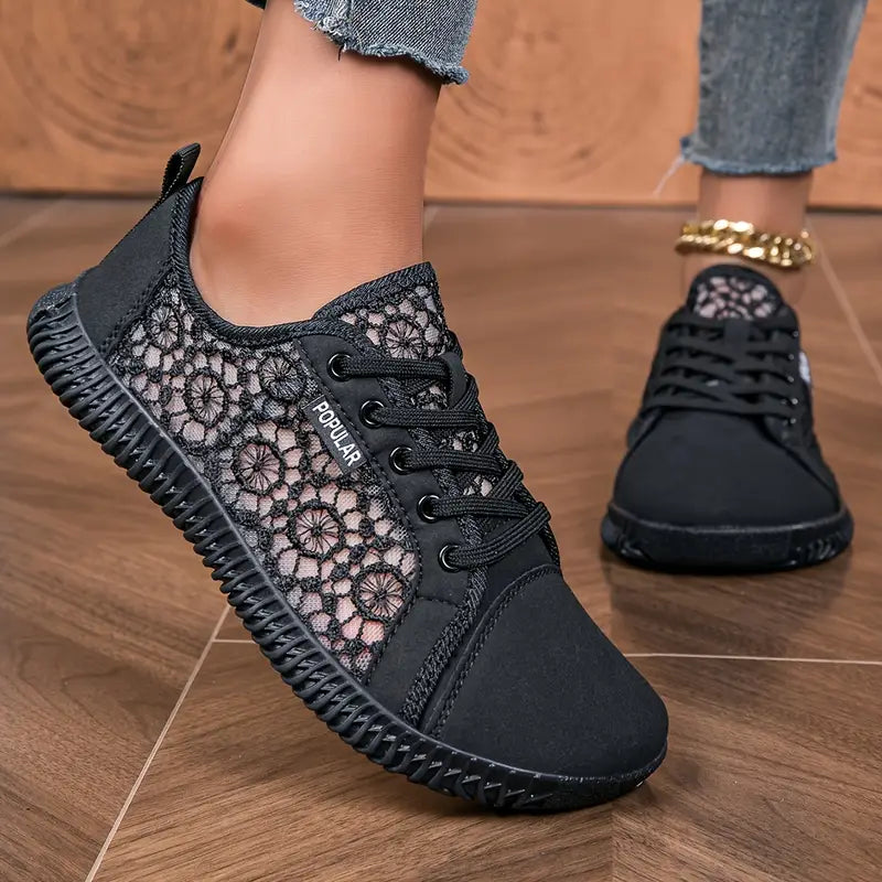 Breeze Lace-Up Wide Toe Box Shoes