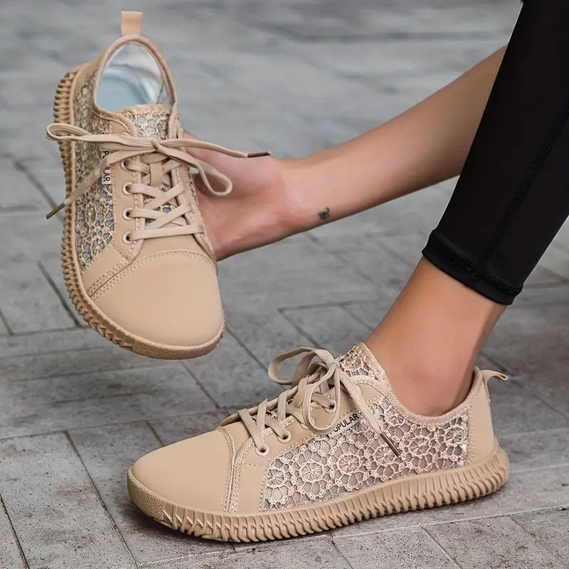 Breeze Lace-Up Wide Toe Box Shoes