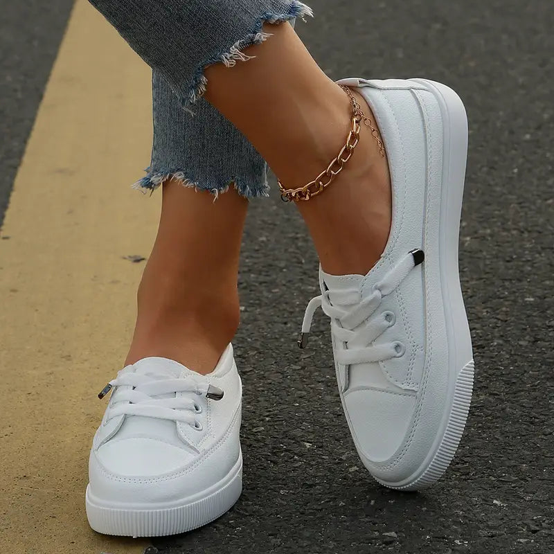 Daphne Lace Sneakers